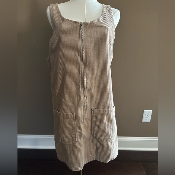 center aisle Dresses & Skirts - Vintage center aisle Tan Corduroy Zip-Front Dress Size L